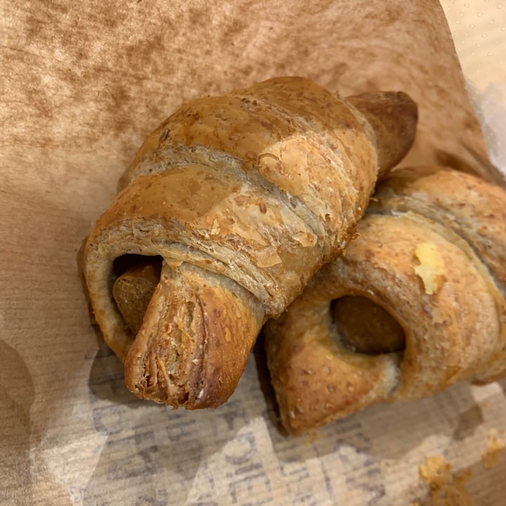 photo of Veritas Croissant Frankfurt shared by @veganauntie on  16 Sep 2021 - review