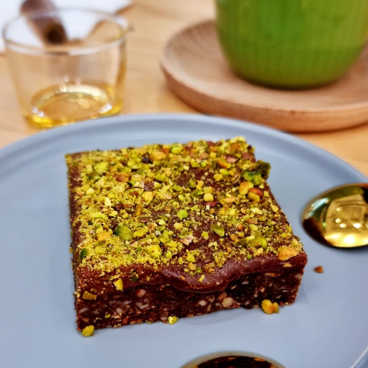 photo of Lilac Oak Very Fudgy Raw Brownie shared by @eatsimply02 on  20 Dec 2021 - review