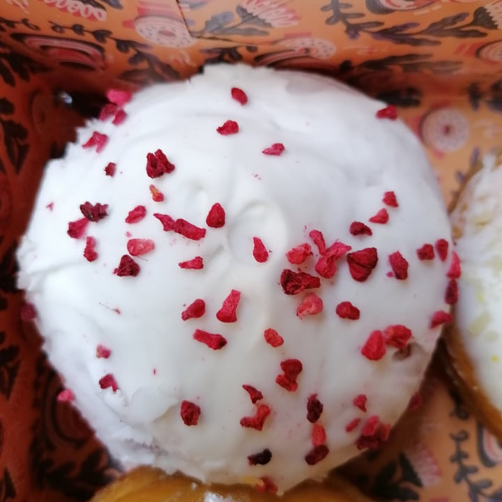 photo of Brammibal's Donuts Red Velvet shared by @nocturnalblaze on  30 Jul 2022 - review