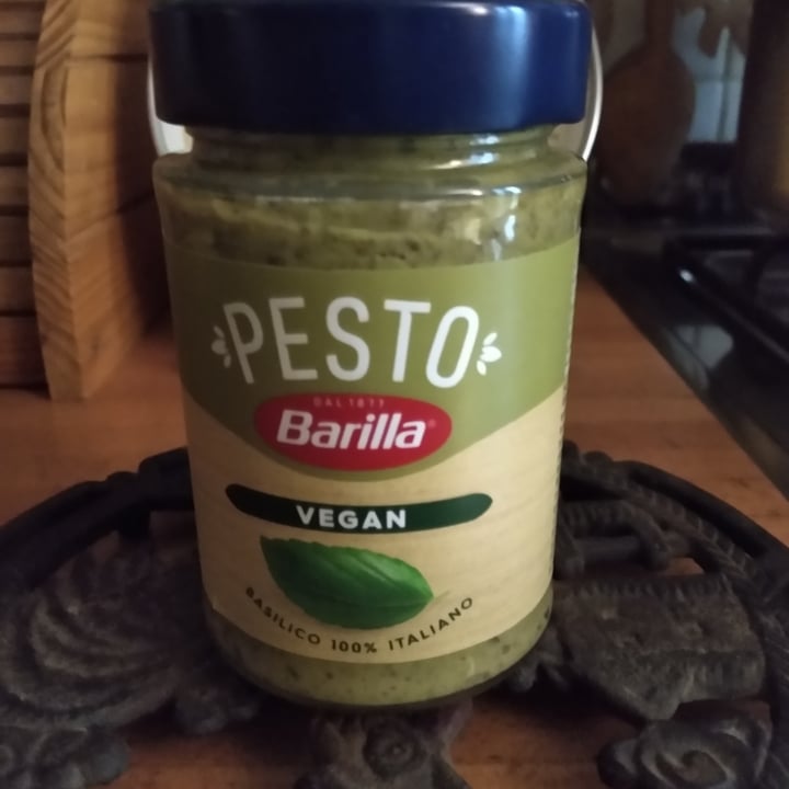 photo of Barilla Pesto Basilico Vegan shared by @valde on  10 Apr 2022 - review