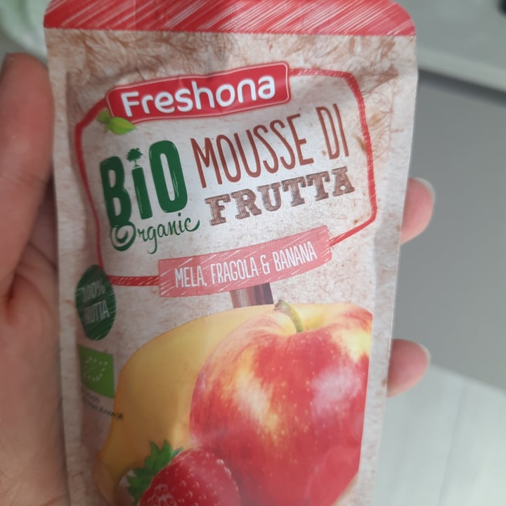 photo of Freshona Bio mousse di mela, fragola e banana shared by @sahyarastanislao on  28 Jun 2022 - review