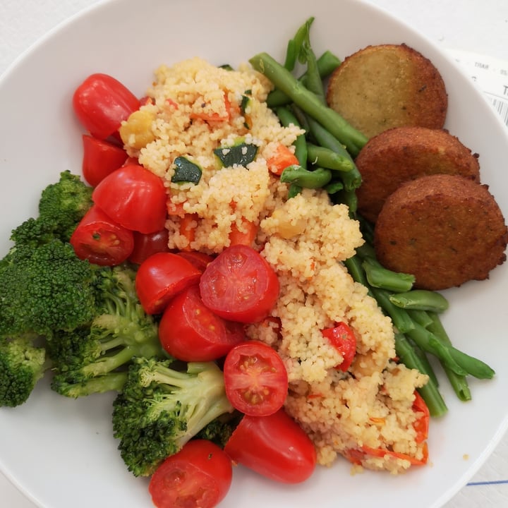 review photo of Bar Atlantic Esselunga Cous Cous di Verdure e Falafel shared by @ricciolinaveg on 06 Nov 2022 - review