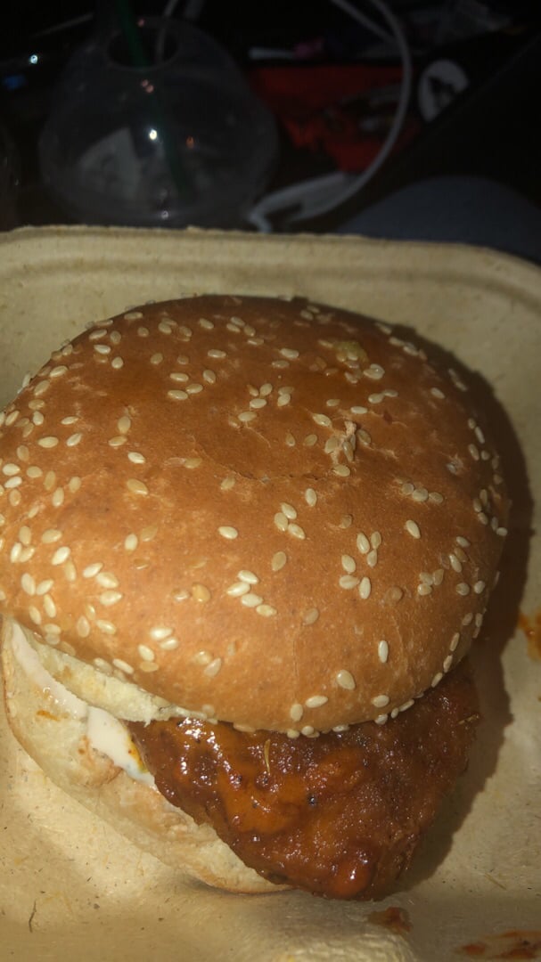 photo of Veggie Grill Nashville Hot Chick’n Sandwich shared by @darrianthevegetarian on  22 Jan 2019 - review