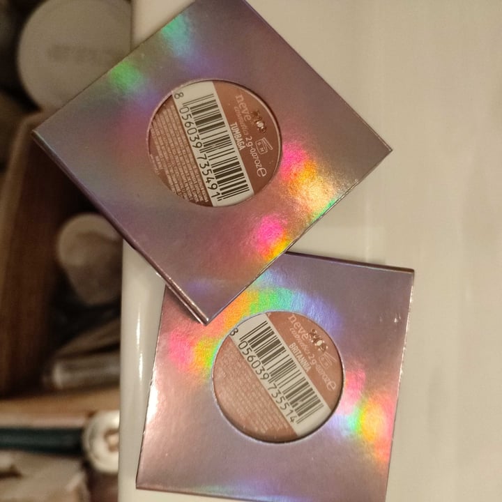 review photo of Neve Cosmetics Ombretti shared by @lunavegana14 on 10 Mar 2022 - review