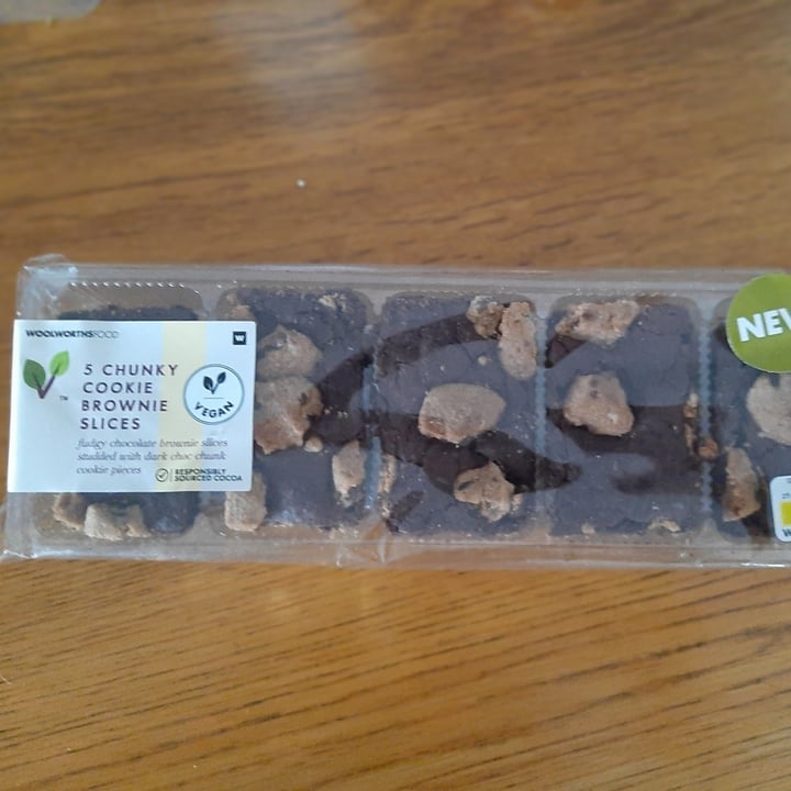 photo of Woolworths Food Brownies shared by @divdtuin on  01 Nov 2021 - review