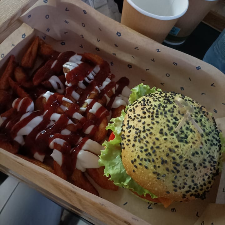 photo of Flower Burger Funky Cecio shared by @alessia98 on  12 Mar 2022 - review