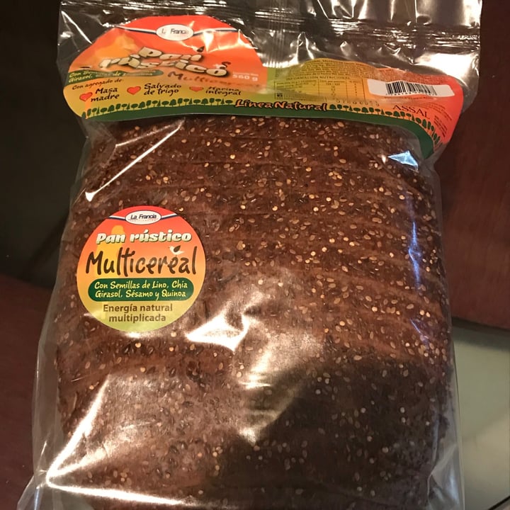 review photo of La Francia Pan rústico doble integral con avena shared by @comidanosangre on 17 Jul 2021 - review