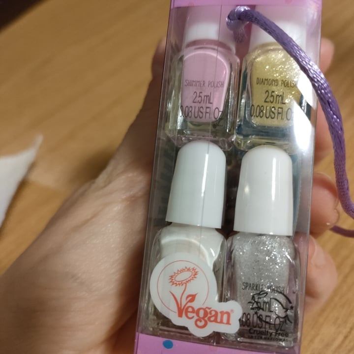 review photo of Primark Beauty Dream big nail polish shared by @ria92 on 01 Aug 2022 - review