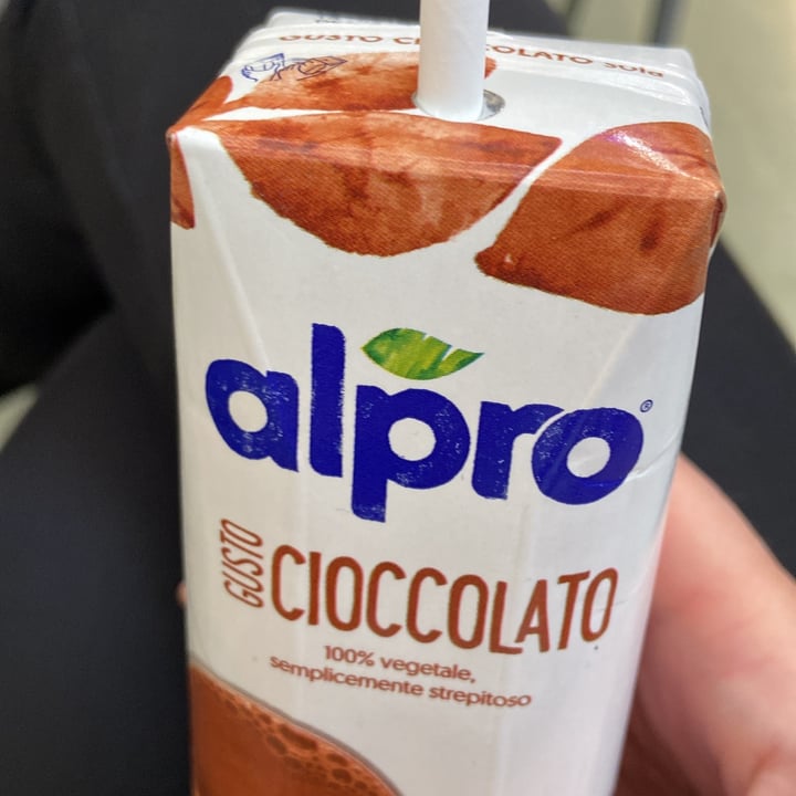 photo of Alpro Bevanda a base di soia al gusto di cioccolato shared by @saragau on  08 Jul 2022 - review