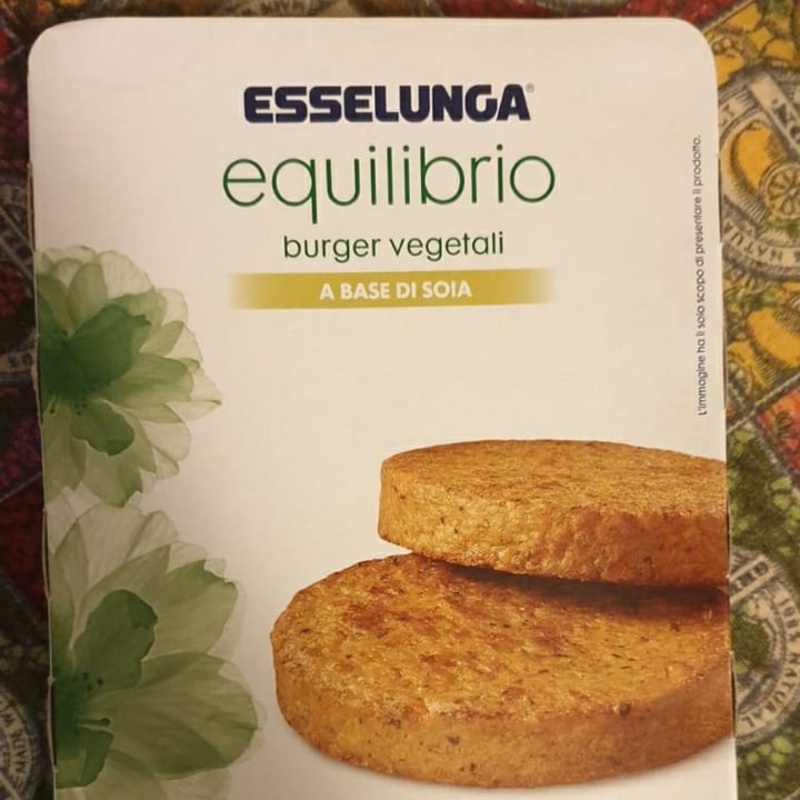 photo of Esselunga equilibrio burger Vegetali A Base Di Soia shared by @silviapierotti on  12 Jul 2022 - review