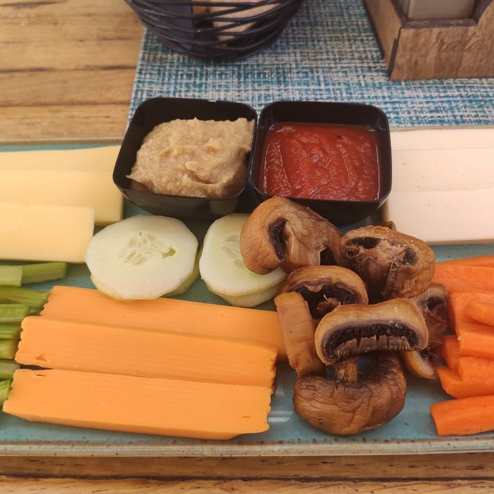 photo of Vrata O Grada Vegan Platter shared by @elisaholmes on  18 Sep 2022 - review