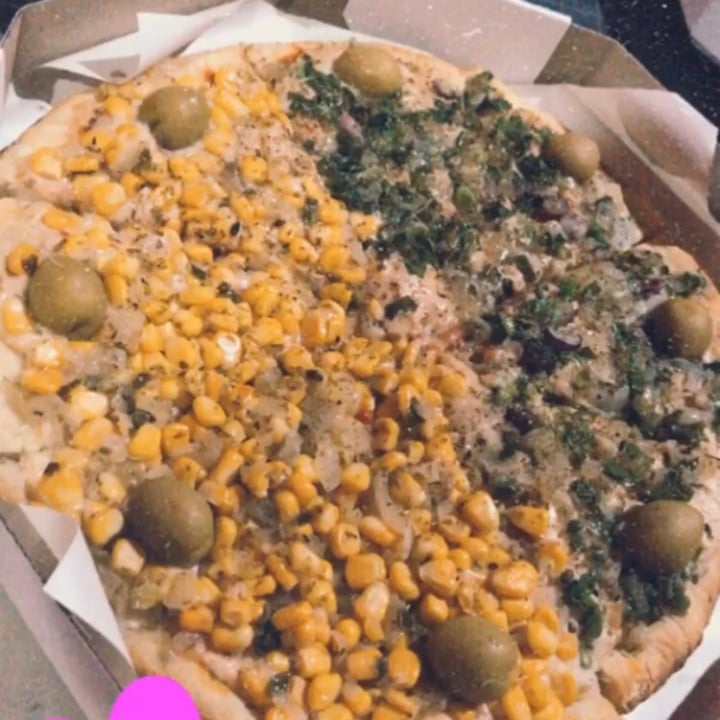 review photo of Pizza Who? Empanadas and Pizzas Premium Pizza de choclo Y Verdeo shared by @elibracamonte on 21 Sep 2020 - review