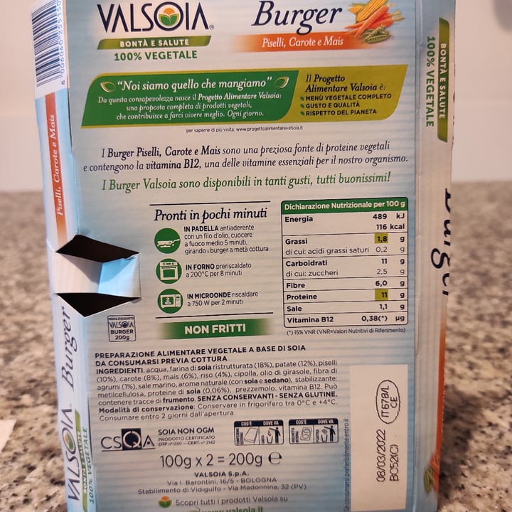 photo of Valsoia Burger Piselli, carote e mais shared by @veganrecipes on  20 Apr 2022 - review