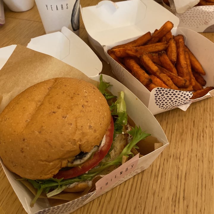 photo of Friends of Years 素年 Portobello Mushroom Burger shared by @garywong on  25 Sep 2021 - review