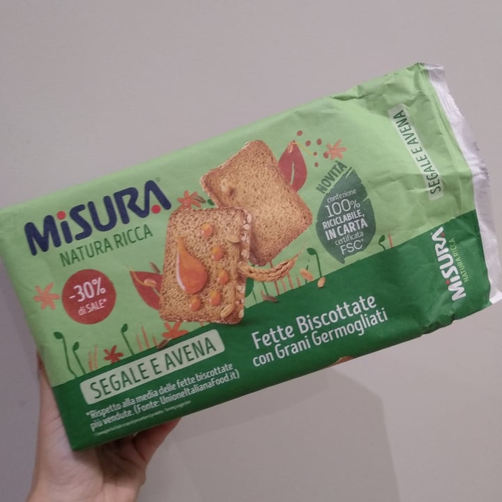photo of Misura Fette biscottate Con Grani Germogliati Segale E Avena shared by @martinaloi on  12 Apr 2022 - review