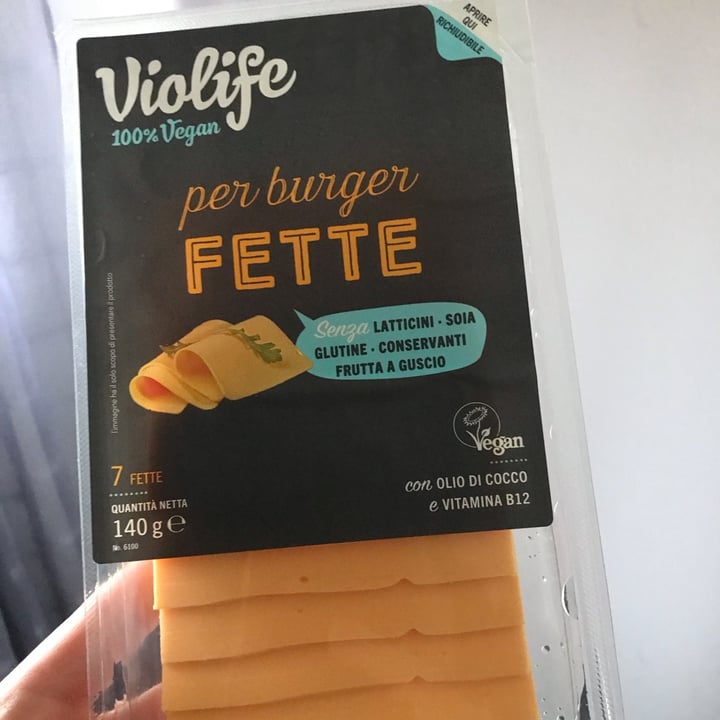 review photo of Violife Cheddar vegano shared by @dalilacolusso on 24 Apr 2022 - review