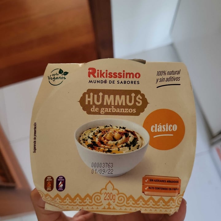 photo of Rikissimo Hummus clasico shared by @lauri on  10 Aug 2022 - review