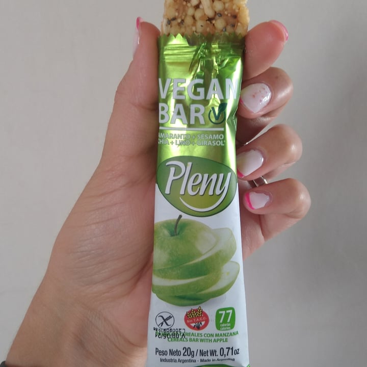 photo of Pleny Barra de Cereal con Manzana shared by @flortrev on  14 Mar 2021 - review