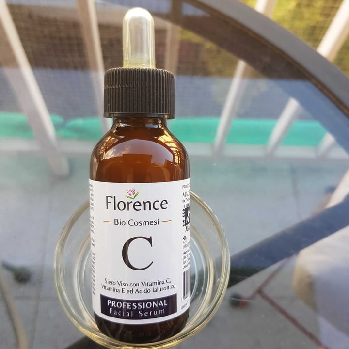 photo of Florence Bio Cosmesi Serum vegano vitamina C -E ácido hialurónico shared by @lolamel on  24 Aug 2020 - review