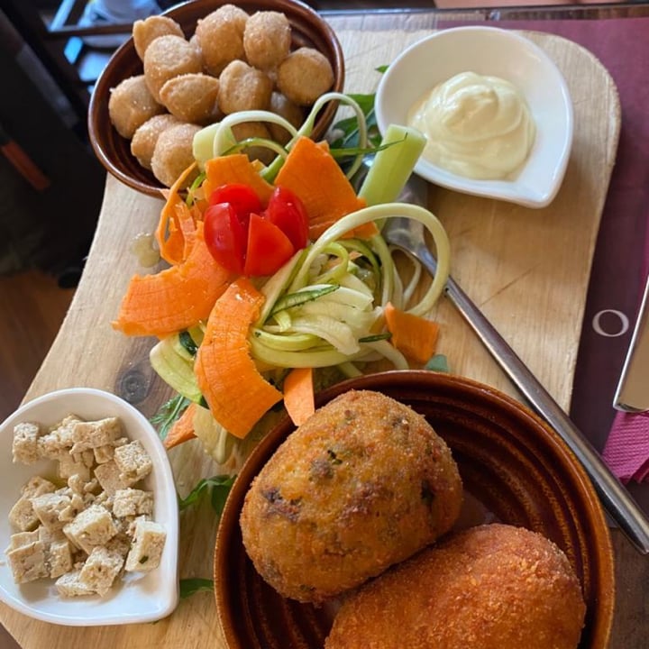 review photo of Rifugio Romano ANTIPASTO DEL RIFUGIO VEGAN shared by @alicemrl on 23 Nov 2022 - review