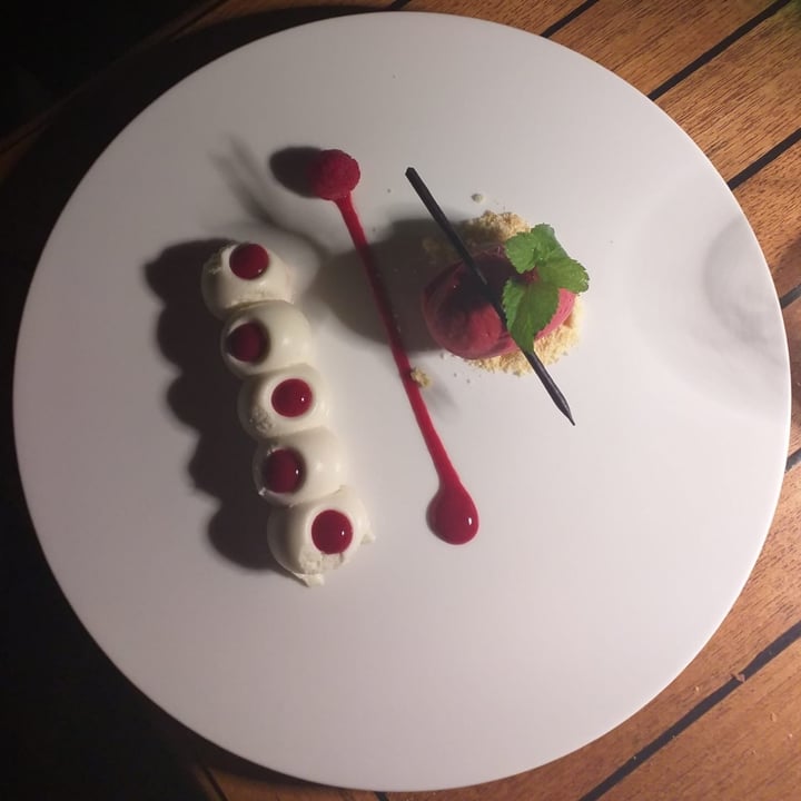 photo of Da Gabrisa Restaurant & Wine Bar Vegan Cheesecake shared by @piarpaola on  26 Sep 2021 - review