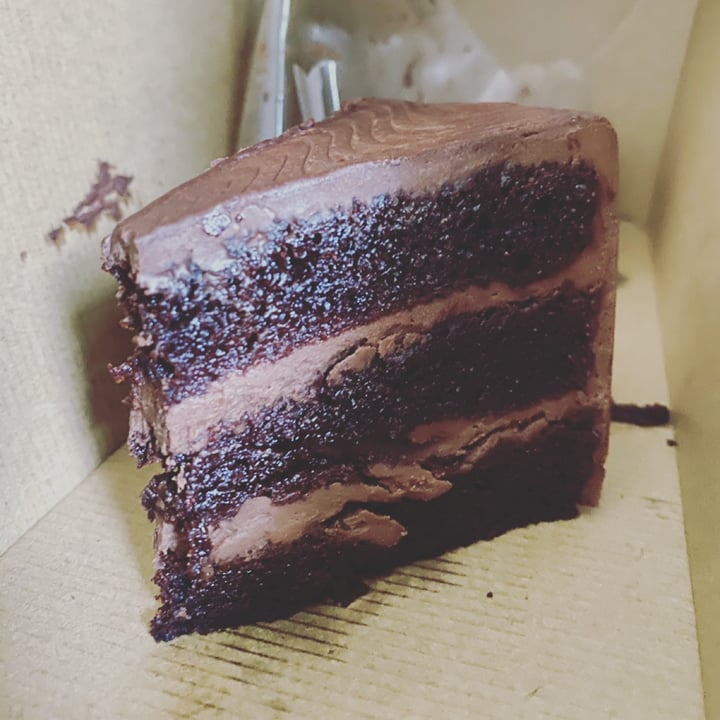 photo of Privé Paragon 85% Dark Chocolate Cake shared by @mags21 on  17 Oct 2020 - review