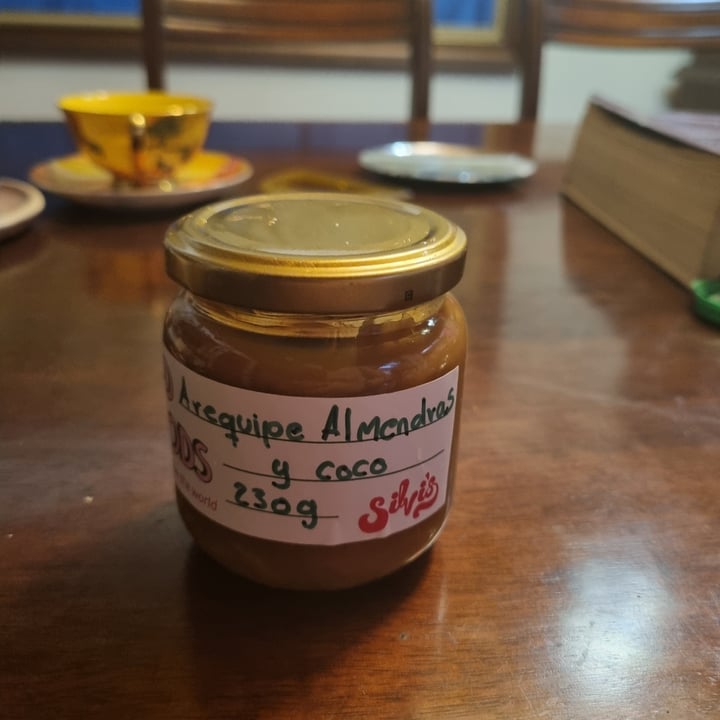 photo of Silvi's Arequipe almendras y coco shared by @nicolle on  24 Jun 2021 - review