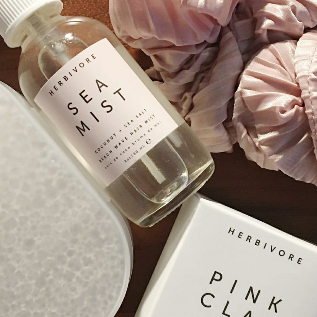 Herbivore Botanicals Sea Mist Coconut + Sea Salt Beach Wave Hair Mist