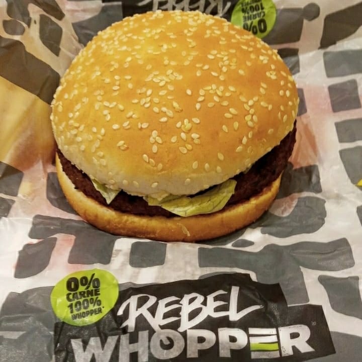 review photo of Burger King Plant-Based Whopper shared by @moprociuk on 10 May 2022 - review