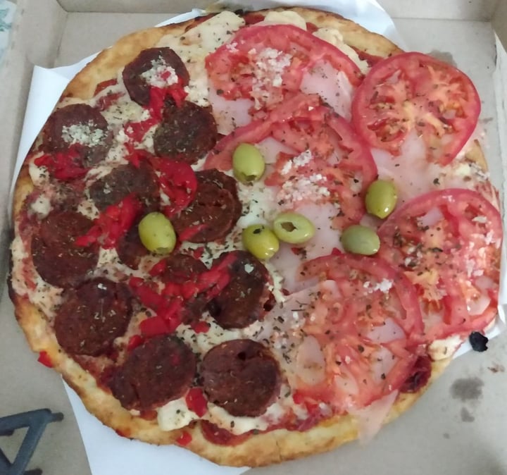 photo of Flipper Pizza Pizza De Calabresa Y Jamón shared by @flornoetzel on  28 Mar 2020 - review