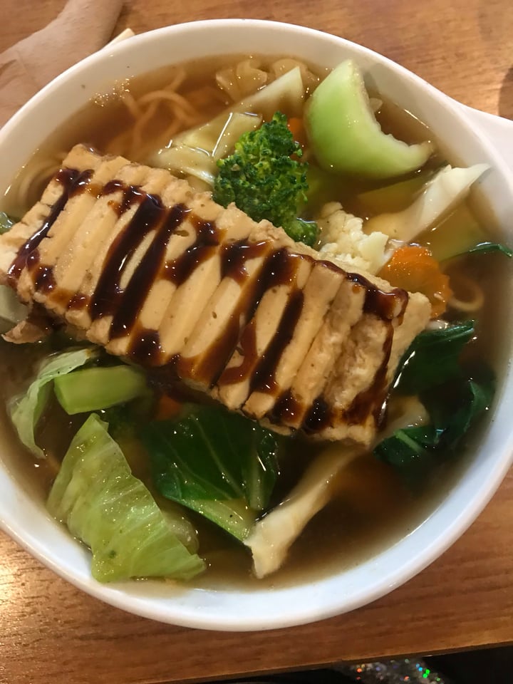 photo of Sunflower Thai Vegetarian Restaurant Noodle soup with tofu and veg shared by @kaputtschöne on  23 Jan 2020 - review