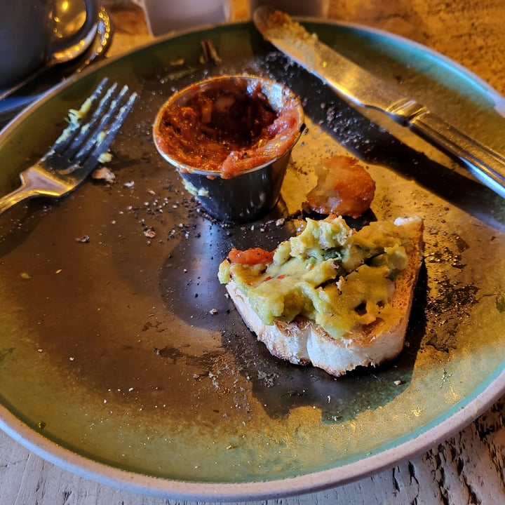 photo of Peaberry Coffee House Avocado Toast shared by @mikiemw on  23 Sep 2022 - review