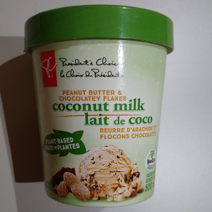 photo of President's Choice Peanut Butter & Chocolatey Flakes Coconut Milk Frozen Dessert shared by @alandestraya on  08 Dec 2022 - review