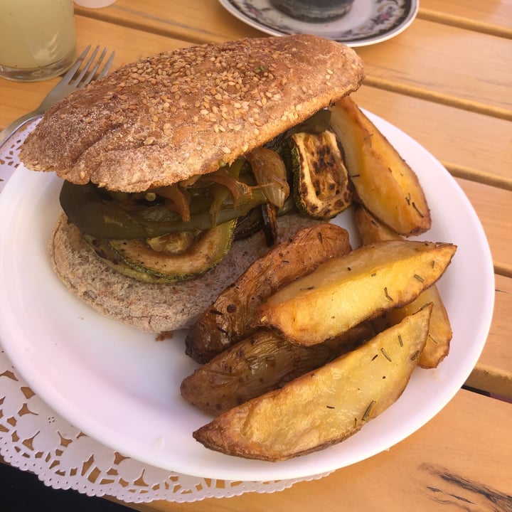 review photo of Blossom Super Sandwich Vegan shared by @stefiics on 22 Feb 2021 - review