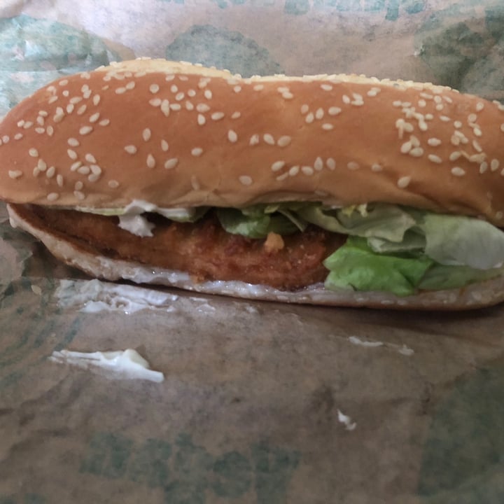 review photo of Burger King Vegan Royale shared by @bobbiwib on 30 Jun 2021 - review