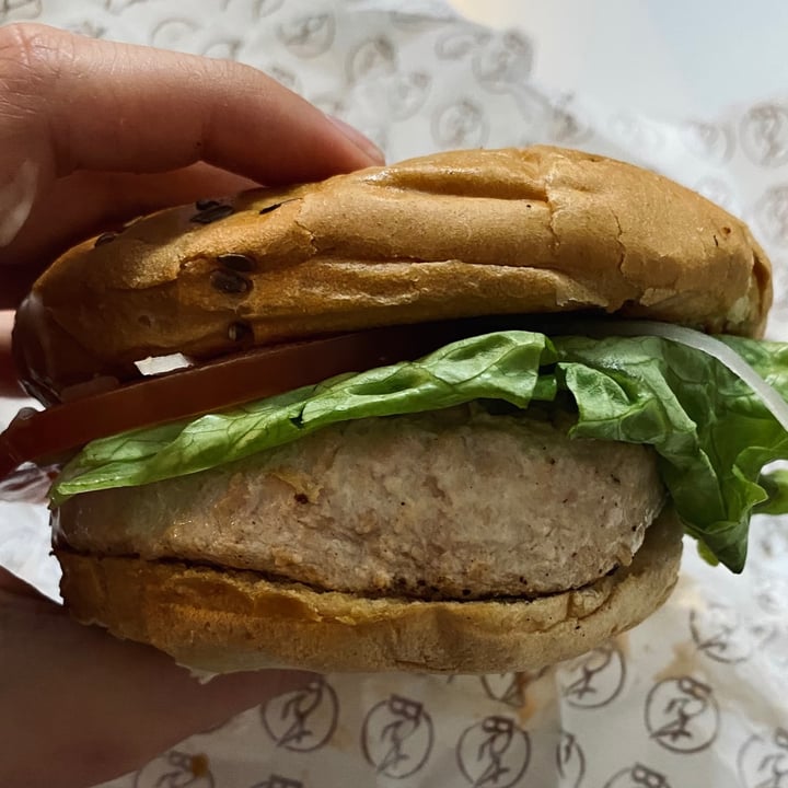 photo of Burger 54 Chicken Sandwich shared by @jazminorellanaok on  20 Sep 2021 - review