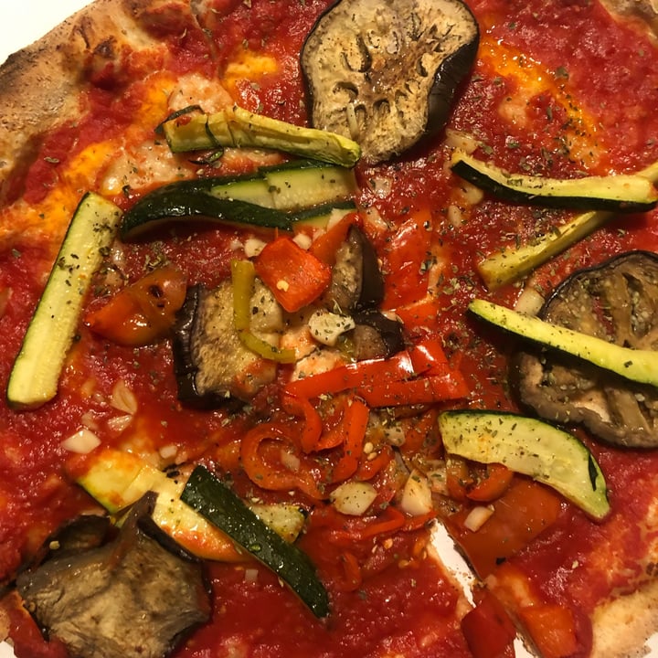 photo of Pizza in Piazza Pizza Rossa Con Verdure shared by @frappa on  11 Jul 2022 - review