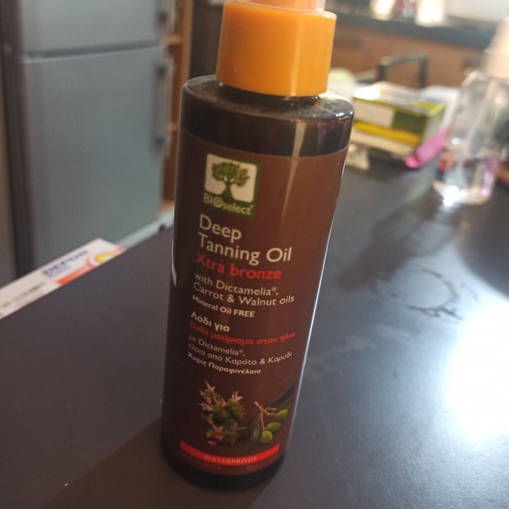 photo of Bio select Deep tanning oil Xtra Bronze shared by @veganisateur on  23 Sep 2022 - review