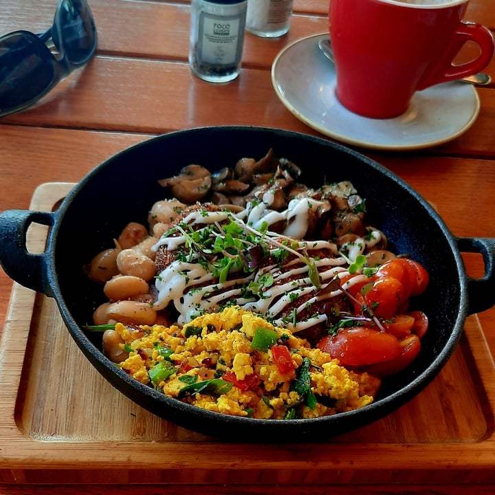 photo of Streatery Vegan Fry-Up shared by @dj-ives on  09 Nov 2022 - review