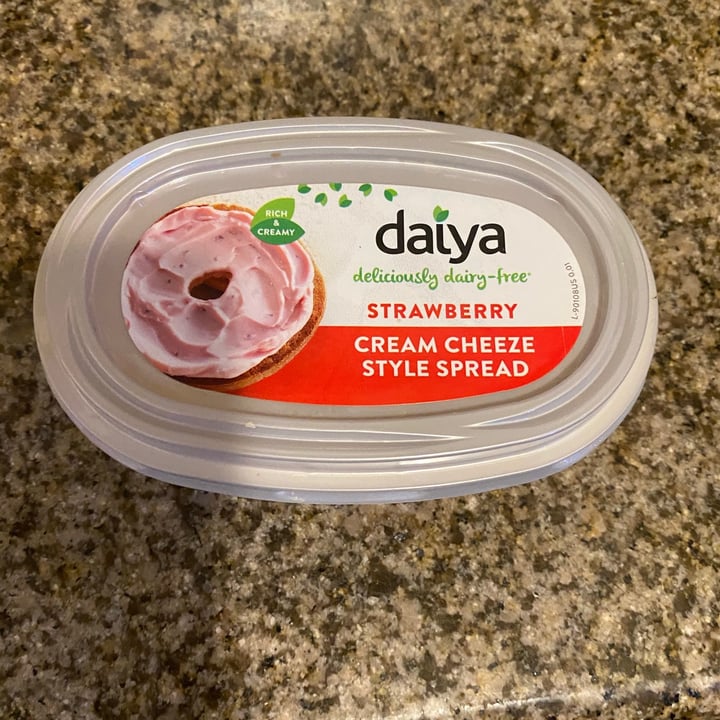 photo of Daiya Cream Cheese Style Spread Strawberry shared by @genellep on  26 Feb 2021 - review