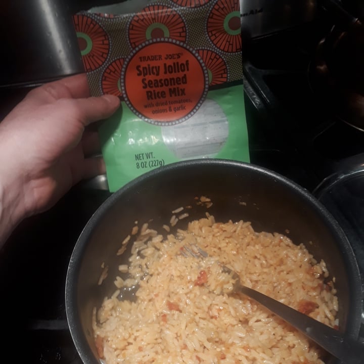 review photo of Trader Joe's Spicy Jollof seasoned Rice mix shared by @m5giora on 14 Apr 2022 - review