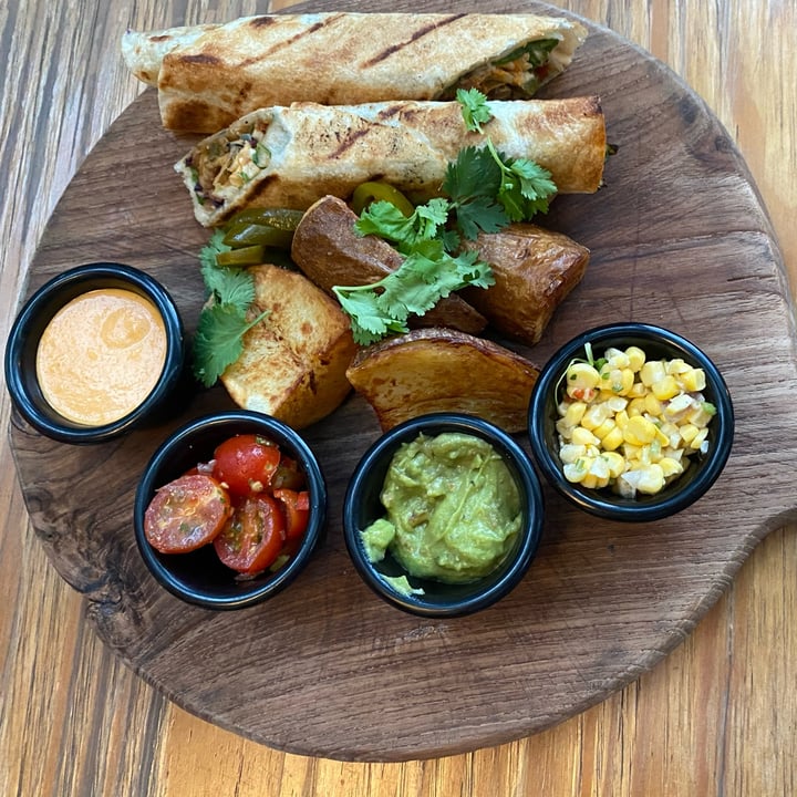 photo of Genius Central Singapore Mexican Vegan Fajitas Wrap shared by @piggy-egg on  01 Jan 2022 - review