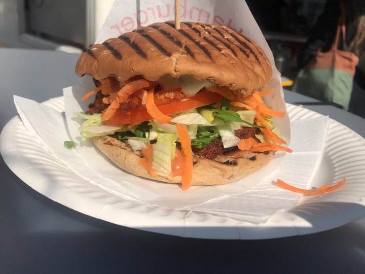 review photo of Bi-Bu vegan Mobil Streetfood - Trailer Beyond Meat Burger shared by @tanjey on 30 Jun 2019 - review