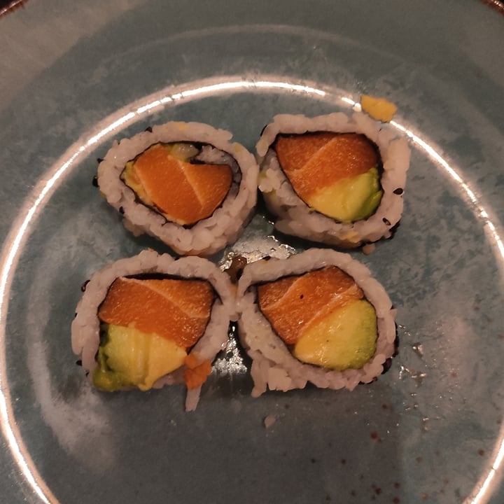 photo of Mun Sushi Bar - Roma Salmon vegan roll shared by @tastyveg on  07 Oct 2021 - review