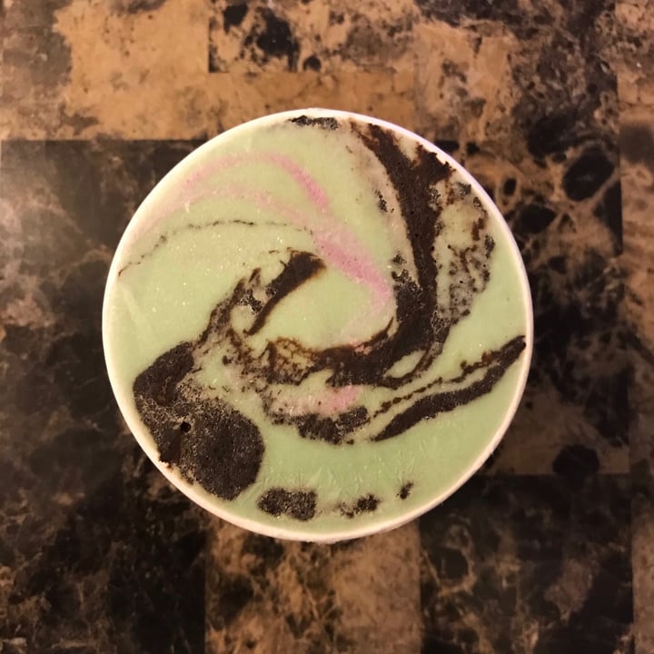 photo of COOL HAUS Enjoymint For All Peppermint Frozen Dessert shared by @plants on  15 Oct 2020 - review