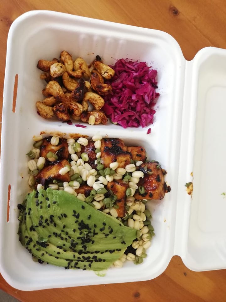photo of The Fussy Vegan Tofu Bowl shared by @twohappyrescuemutts on  17 Dec 2019 - review