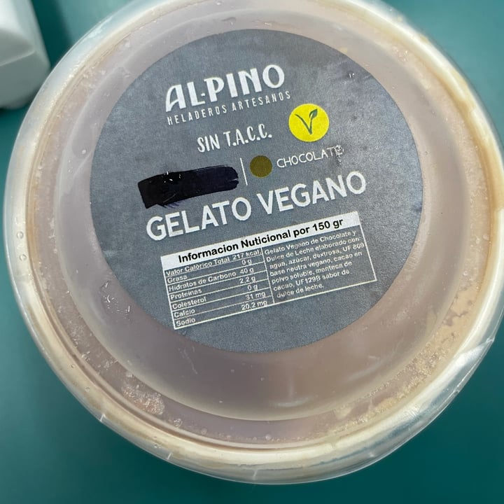 photo of Al Pino Gelato Vegano De Chocolate Y Dulce De Leche shared by @vanepiterman on  22 Jan 2022 - review