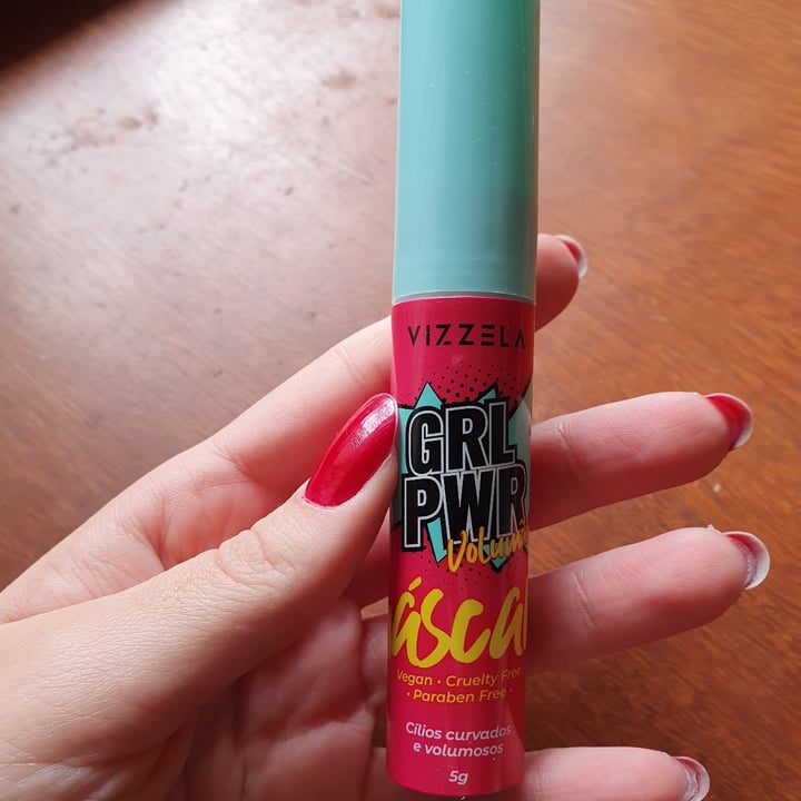 review photo of Vizzela Cosméticos Máscara De Cílios shared by @mafavaro on 10 Jun 2022 - review