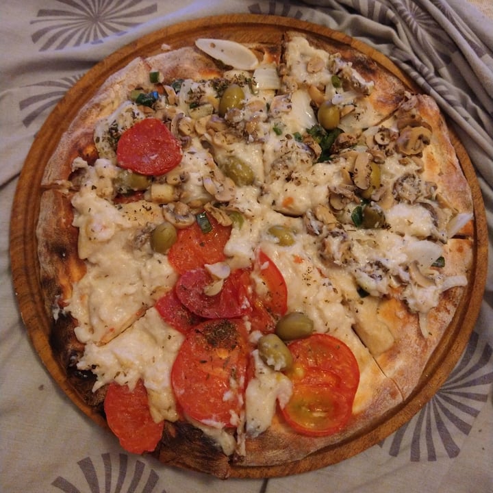 photo of Lontano Pizza Pizza vegana con champiñones y vegetales shared by @minerva0 on  25 Nov 2020 - review