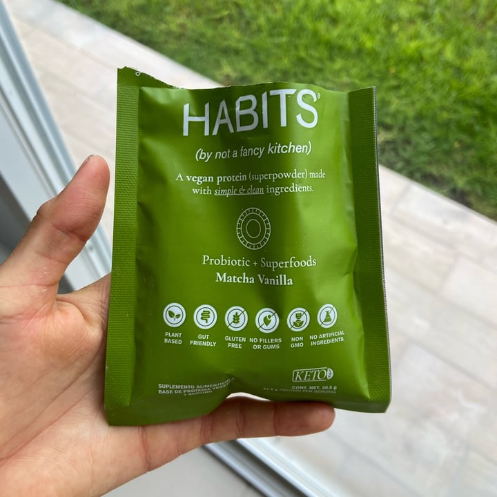 photo of Habits by Not a Fancy Kitchen Vegan Protein Matcha Vainilla shared by @davisssm on  04 Aug 2022 - review